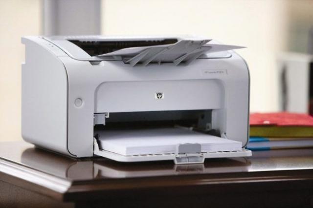 HP LaserJet P1102 yazıcıyı yükleme: bağlantı, ayarlar